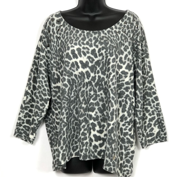 Adrienne Vittadini Woman Animal Print Oversized Top - Picture 2 of 11
